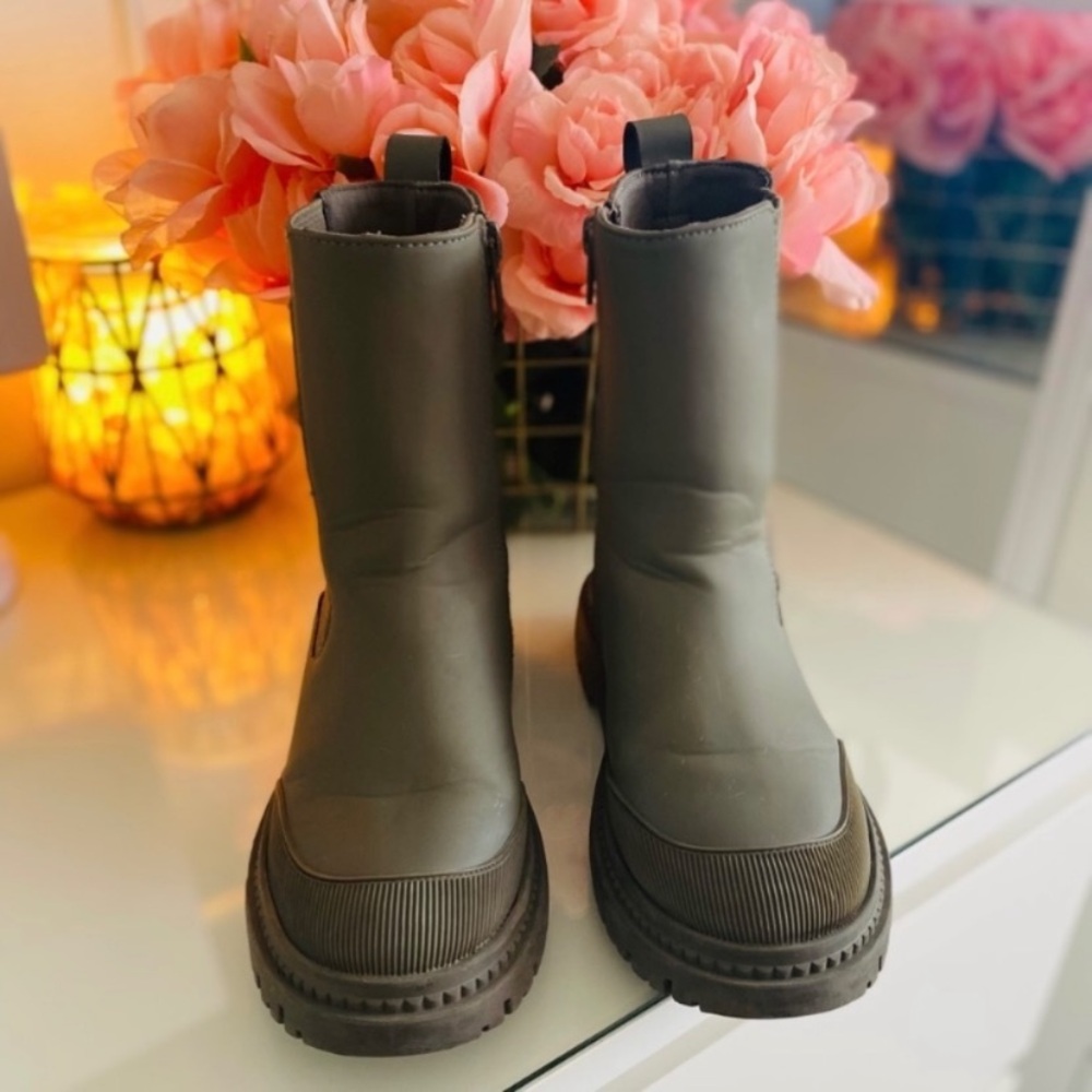 Zara Kids Olive Green Chelsea-Style Boots